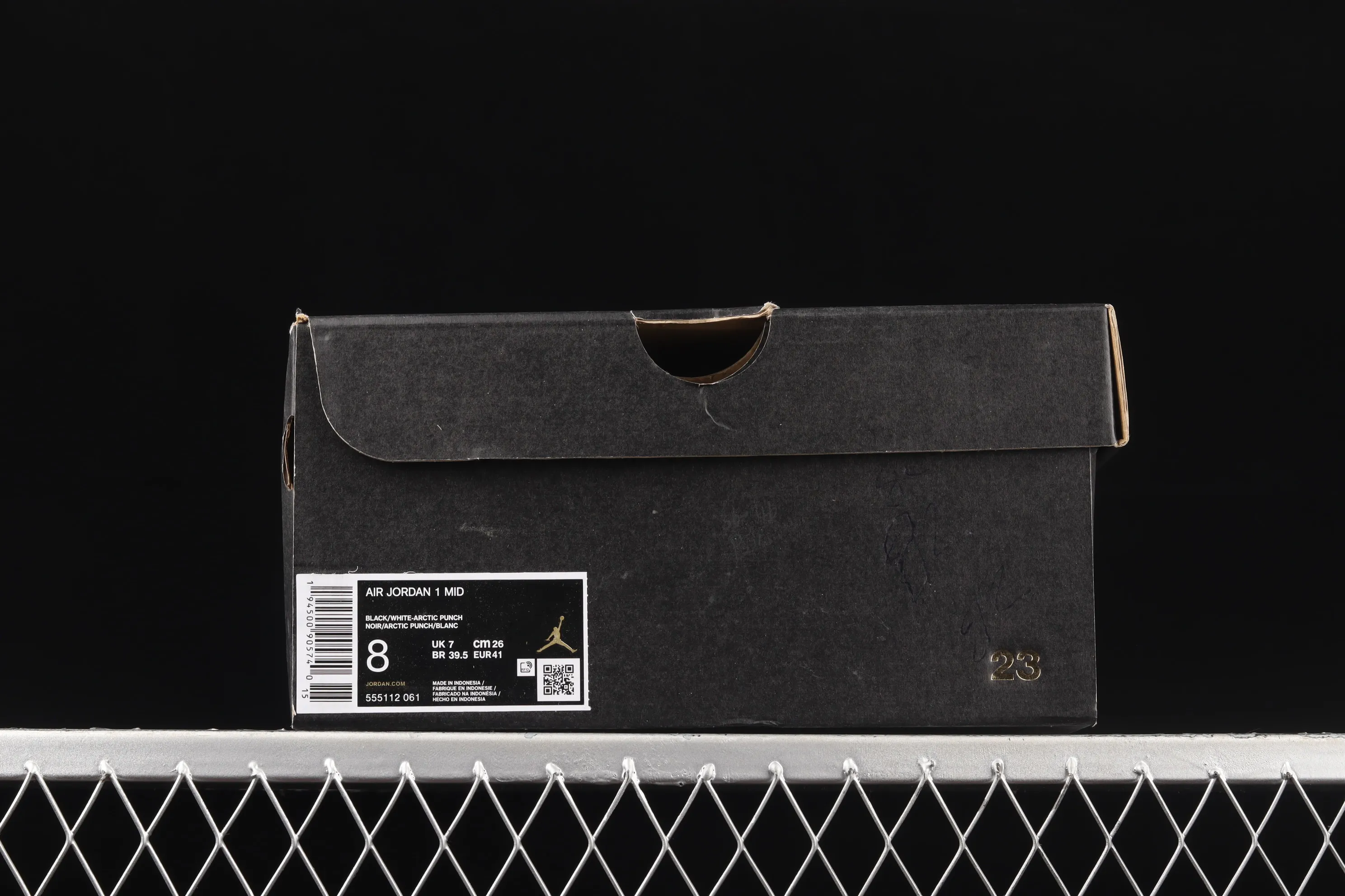 All categories Air Jordan Jordan series basketball shoes Air Jordan 1 Mid Air Jordan 1 Mid AJ1 Joe 1 black and white mid-top basketball shoes 555112-061